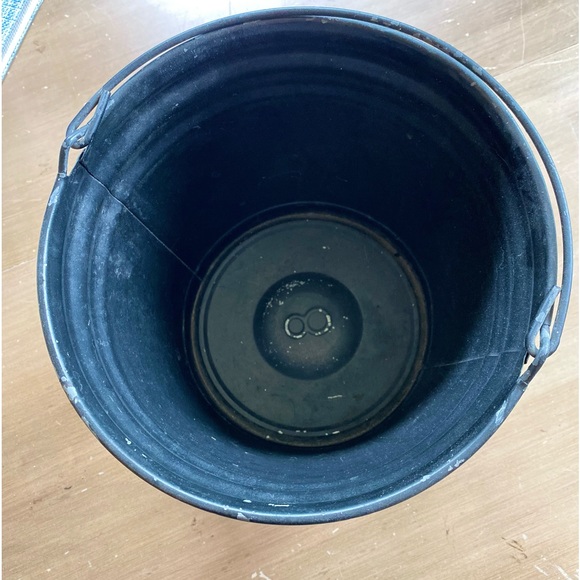 Folk Art Barnyard Scene on a Metal Pail - Picture 7 of 7